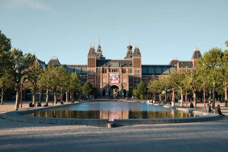 Is Amsterdam worth visiting with kids?