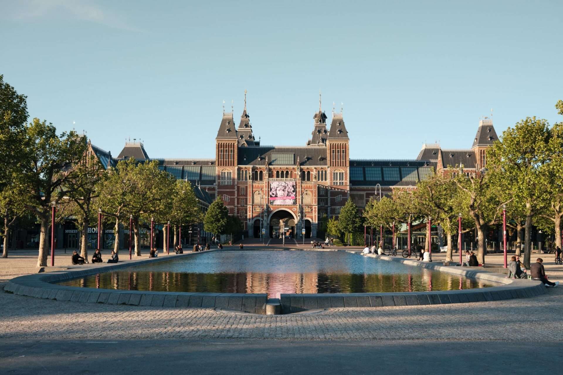 Is Amsterdam worth visiting with kids?