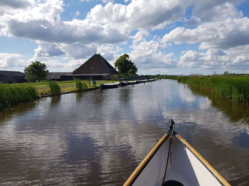 Rent a canoe or whisper boat in Broek in Waterland