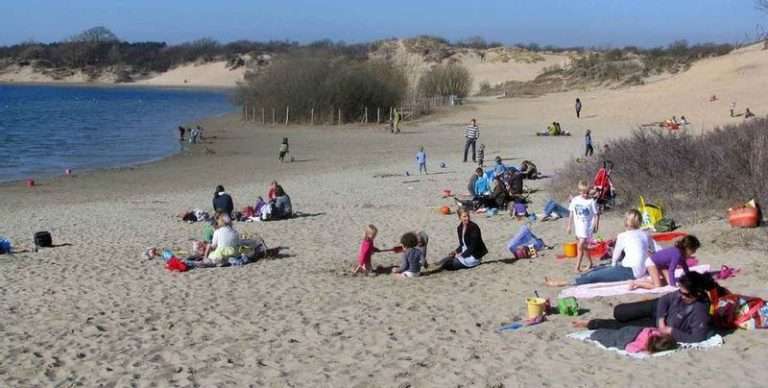 Zwemmen in recreatieplas Duinmeer 't Wed