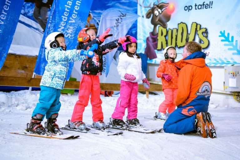 Skiing on real snow in the Spaarnwoude recreation area