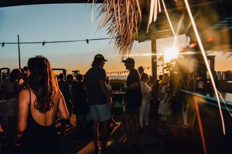 Surf school, Kite school, Beach bar, beach bar De Hangout in Wijk aan Zee