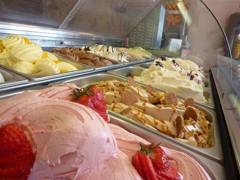 Ice cream parlor Delano