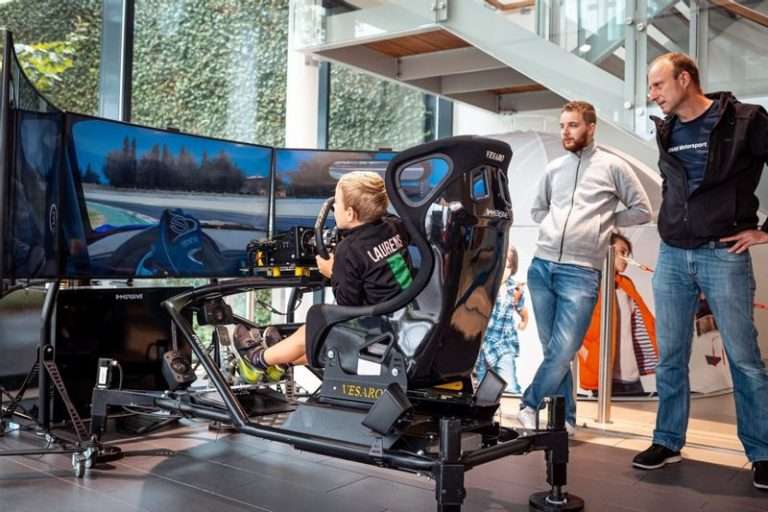 SIM-Racen bij Immersive Almere