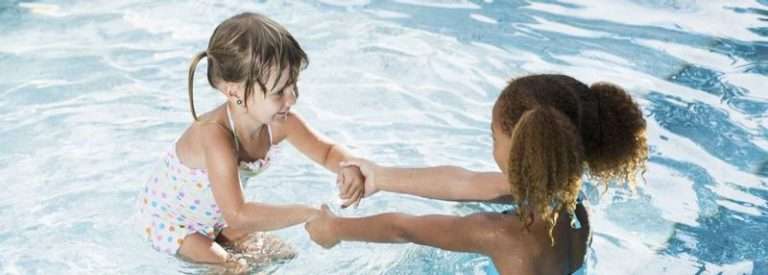 Swimming party in Zaangolf swimming pool