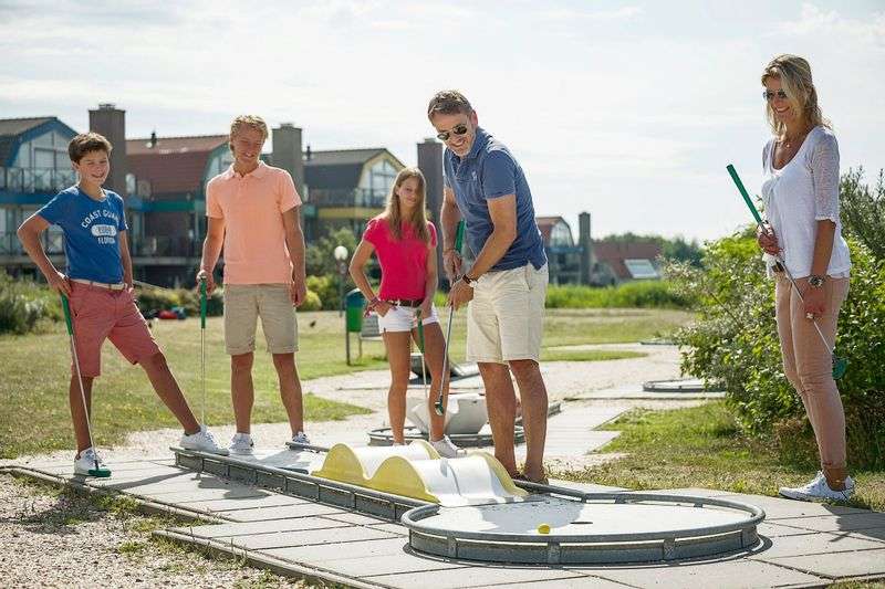 Miniature golf at Ooghduyne in Julianadorp aan Zee