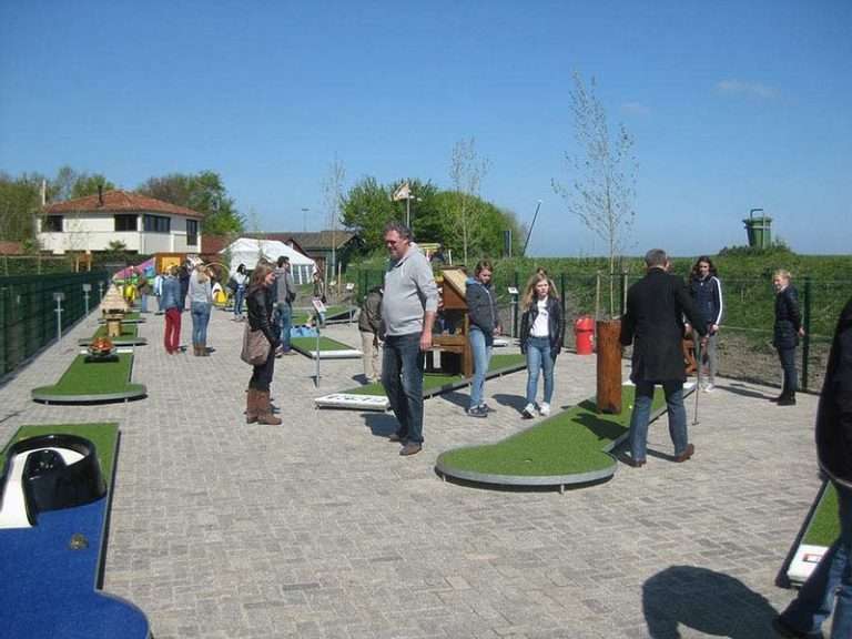 Paradiso surfschool & midgetgolf