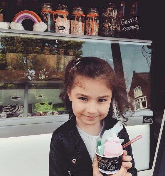 Order pizza and eat ice cream at Monte Grandi in Purmerend