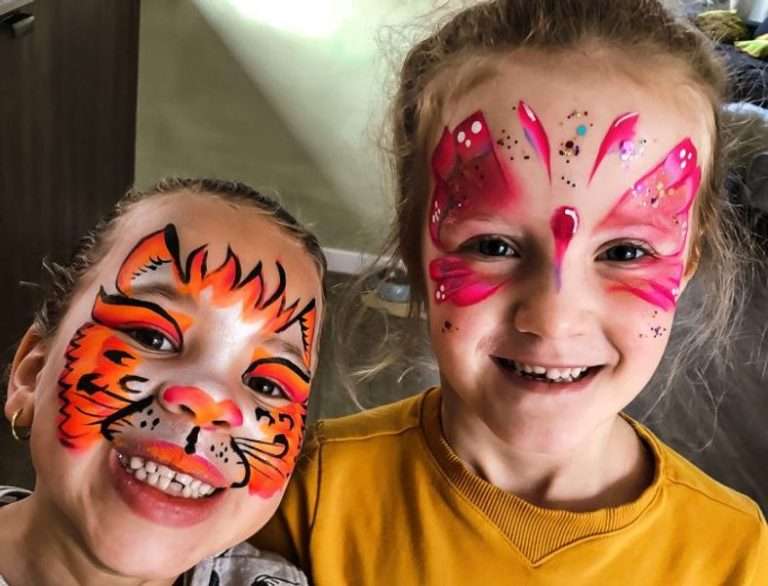 Beautiful face paint at your party with PonsiGrime