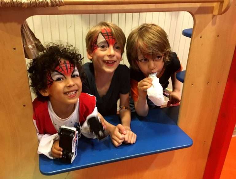 Puppet theater Koos Kneus