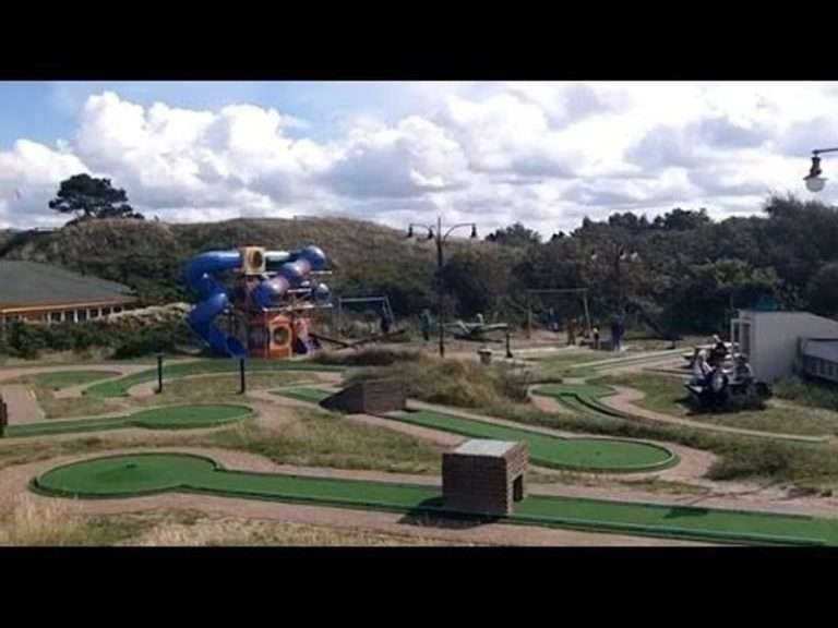 Minigolf at restaurant Natural - Egmond aan Zee