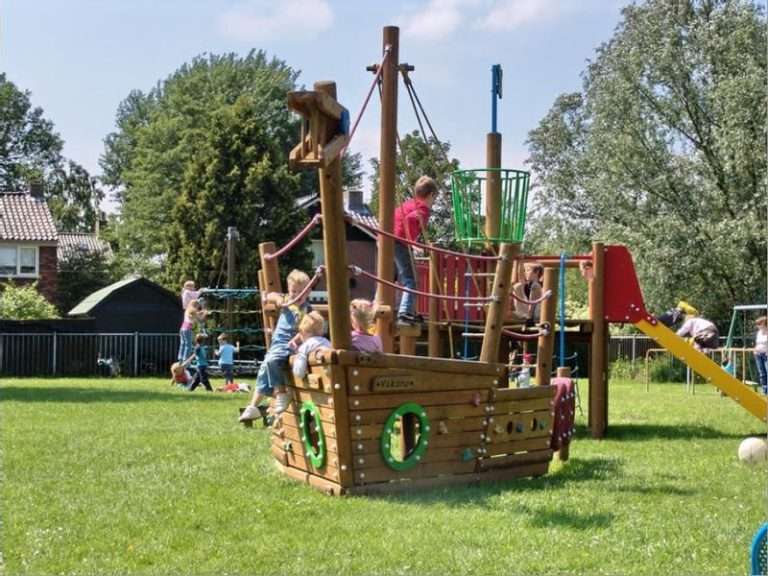 Playground Young Power