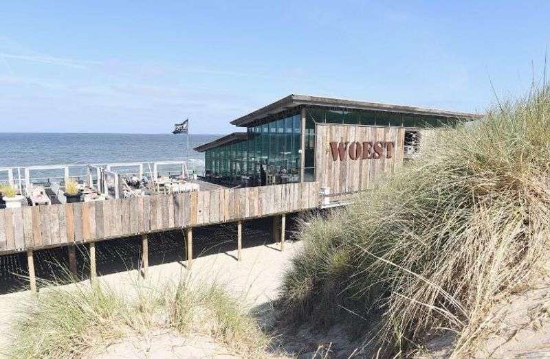 Beach restaurant Woest