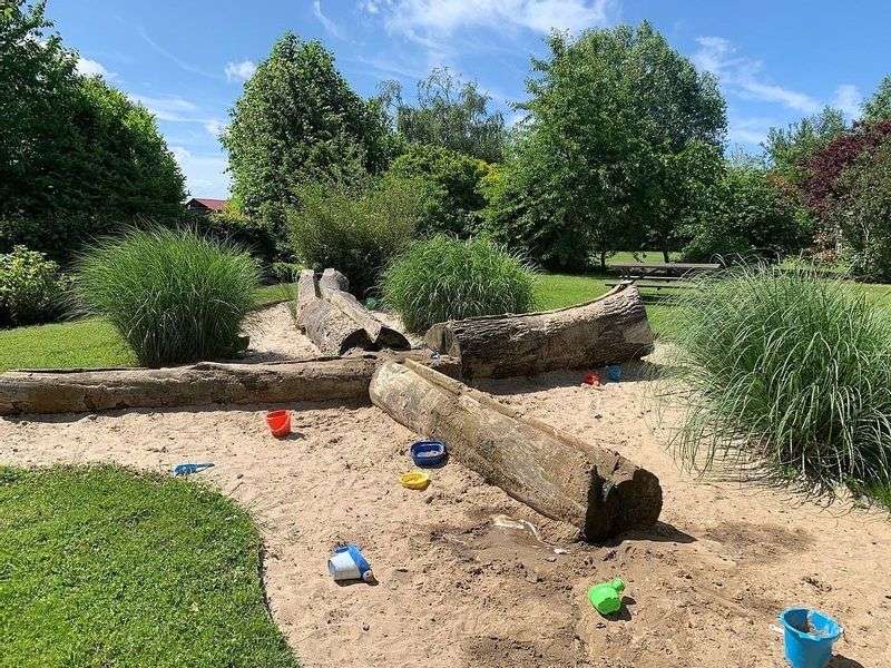 Genieten van een lekker drankje met wat lekkers in de grote koffiehoek van tuincentrum de Oosteinde Vijfhuizen