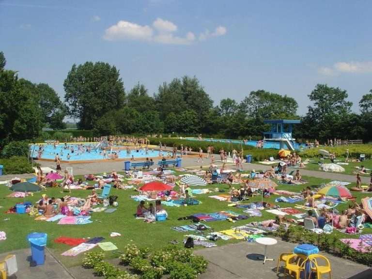 Outdoor swimming pool Het Zwet