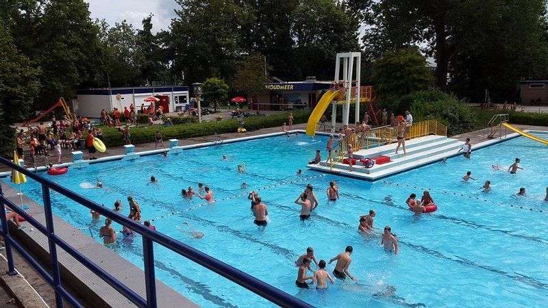 Outdoor swimming pool ‘t Woudmeer