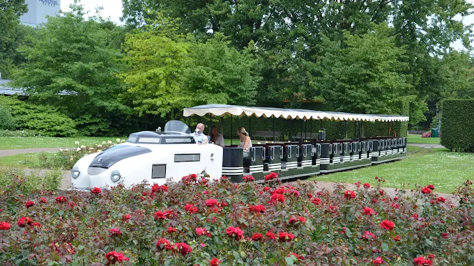 Amstel train through the Amstelpark